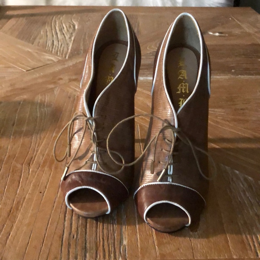 NEW LAMB Heals
